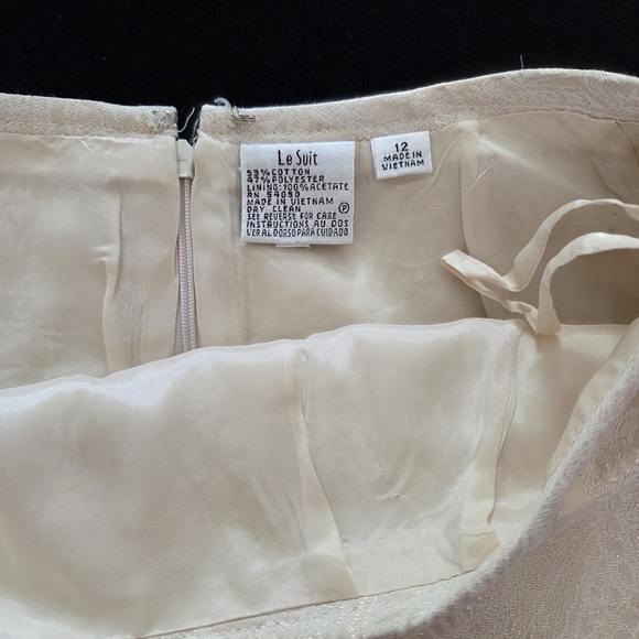 Le Suit Ivory Neutral Paisley Pencil Skirt Size 12 - Picture 10 of 11